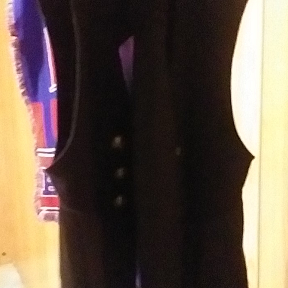 Vest - Picture 2 of 3